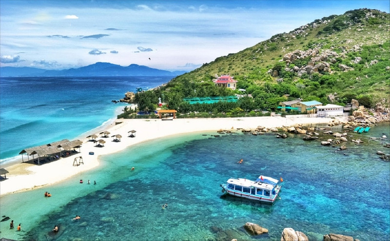 Bãi tắm đôi ở Hòn Nội, Nha Trang